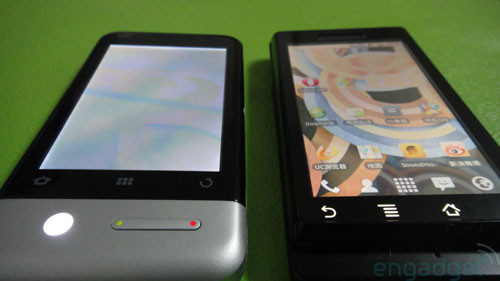 多点电容屏中兴CR-750双模Android现身